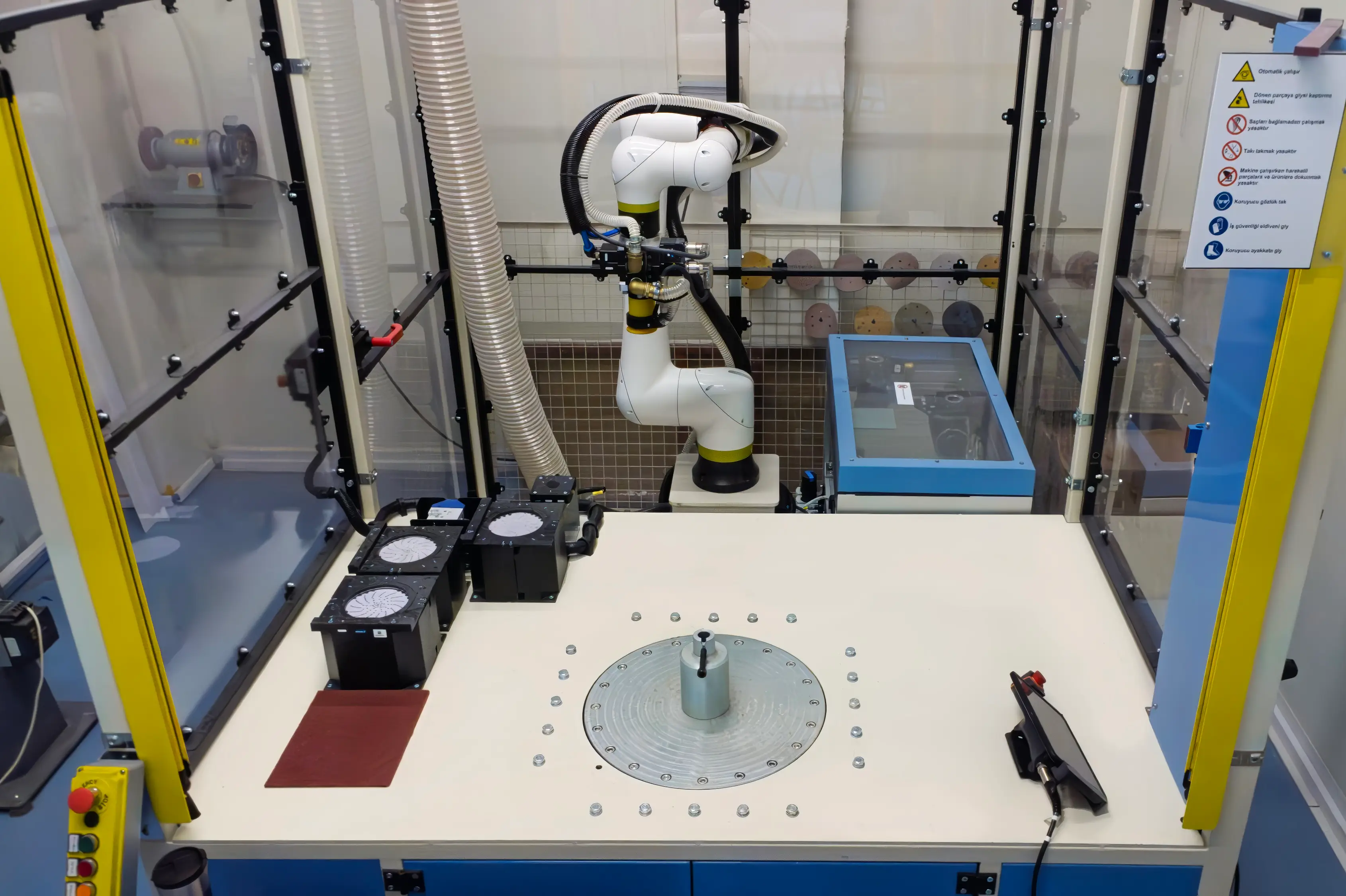 Robotic polishing cell